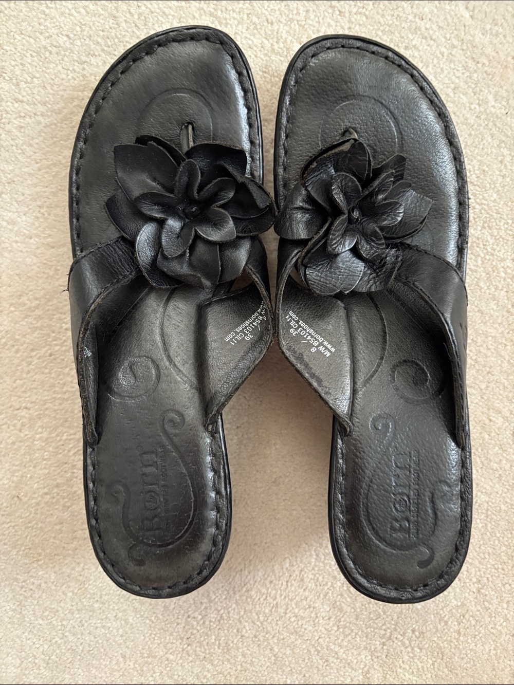 Born 39 Women's Black Floral Leather Thong Sandals - Picture 1 of 10